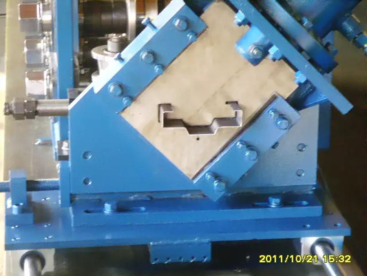 4.5kw রোলিং শাটার স্ল্যাট রোল ফর্মিং মেশিন পিএলসি কনভার্টার