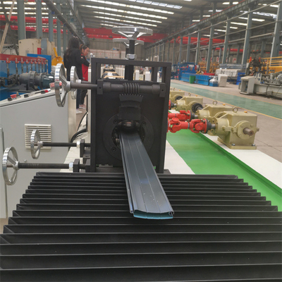 7.5kw শাটার ডোর রোল ফর্মিং মেশিন PU রোলার শাটার ডোর মেকিং মেশিন