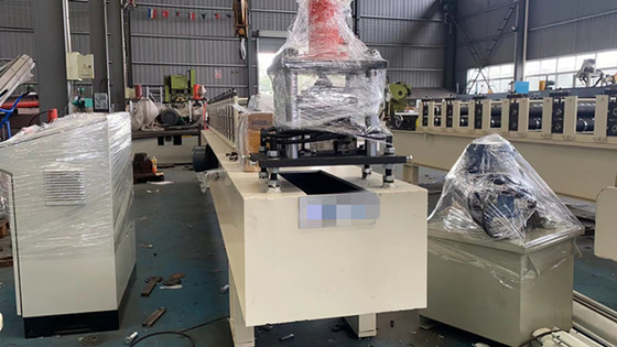 PU ফোম শাটার ডোর রোল ফর্মিং মেশিন 380V 50Hz 3 ফেজ