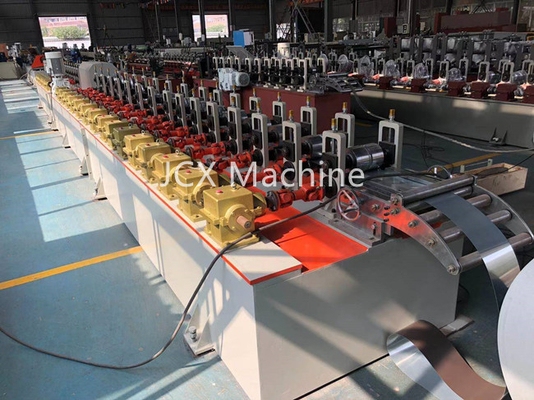 PU ফোম শাটার ডোর রোল ফর্মিং মেশিন 380V 50Hz 3 ফেজ